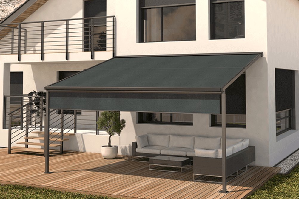 Markýzová pergola u moderního domu