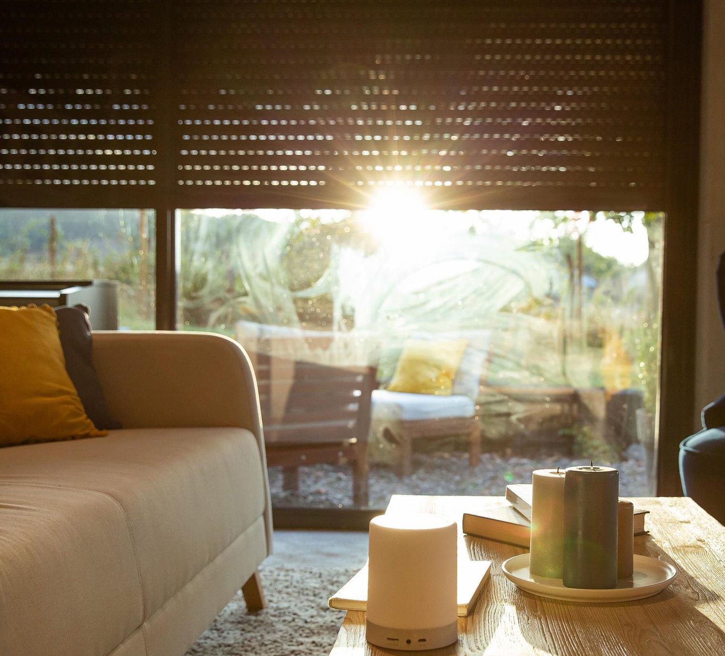 Obývák se solárními roletami