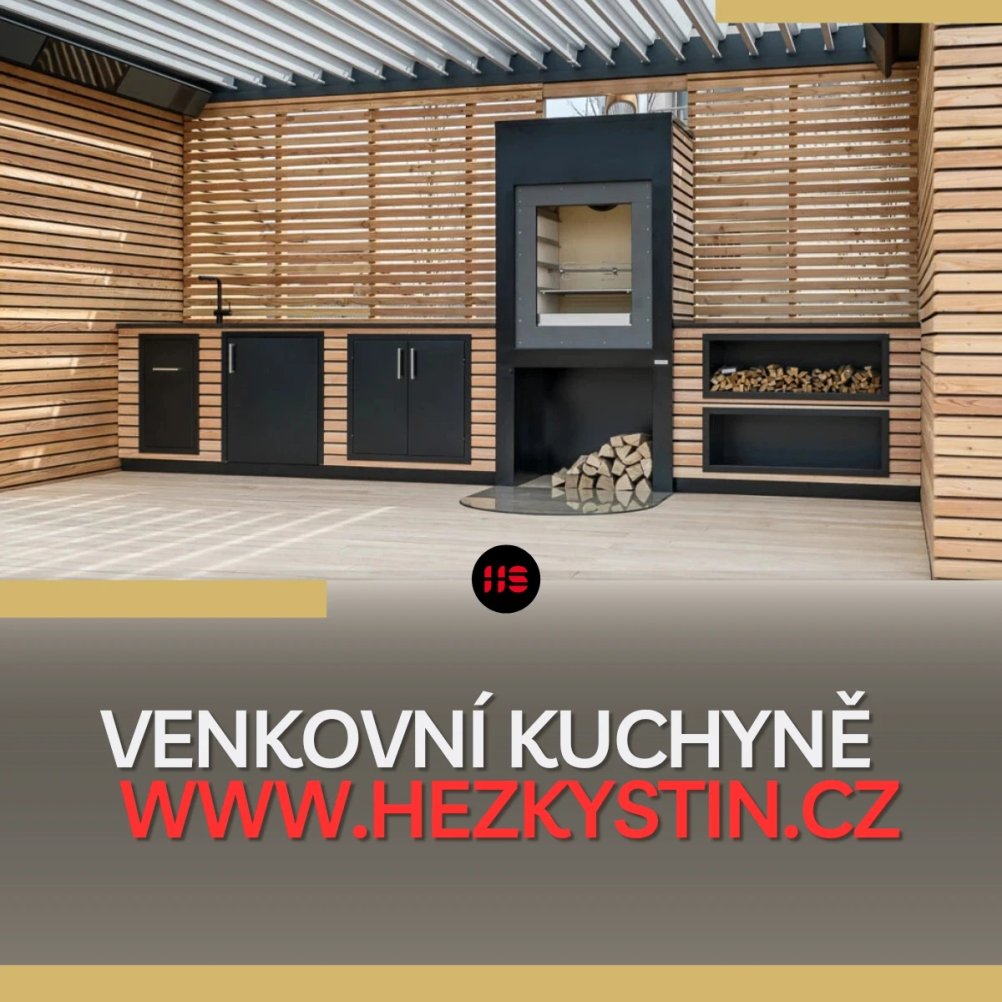 Venkovní kuchyně s dřevěnými doplňky