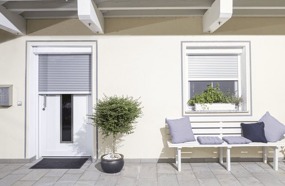 Venkovní rolety na okně a dveřích