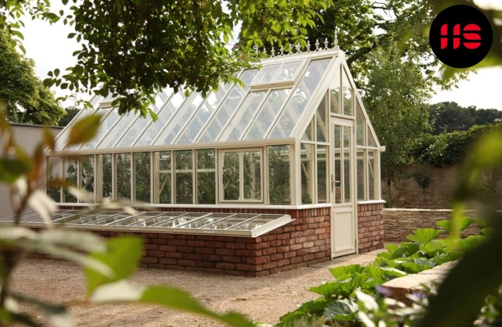 Elegantní skleník, který promění každou zahradu nebo jiný prostor v oázu klidu a pohody