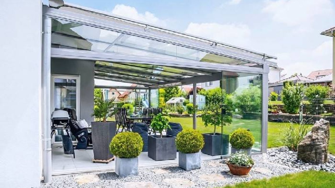 Proč zvolit plně prosklené systémy od Hezkého Stínu?