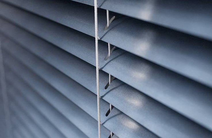 Žaluzie a rolety nejsou jedno a to samé