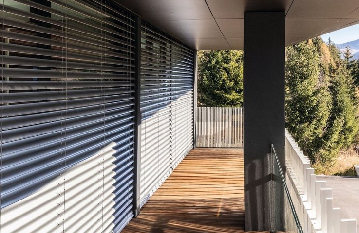 Venkovní žaluzie od Hezkýstín zajistí soukromí, komfort a v letních dnes ochladí