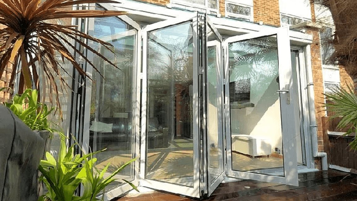 Skládací systémy – flexibilní spojení interiéru a exteriéru