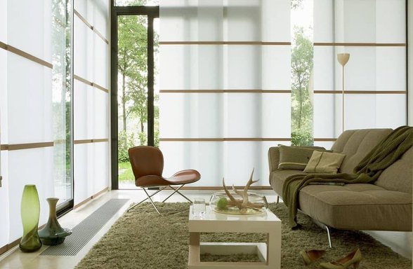 Japonská stěna v pokoji s výhledem do přírody