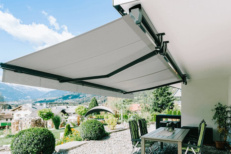 Bílá markýza s horním krytem