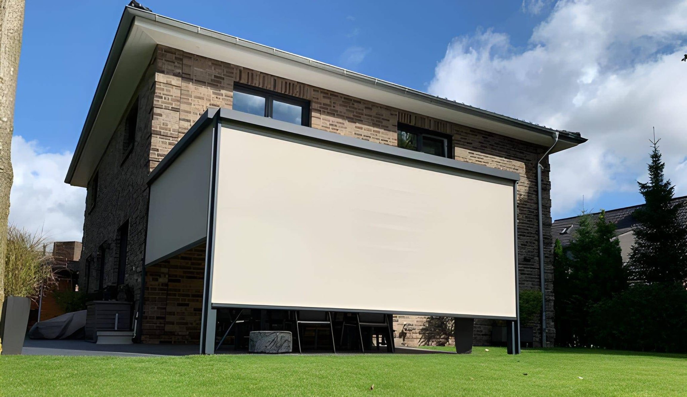 Pergola se screenovými roletami