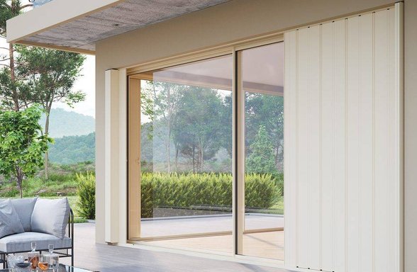 Zasklená místnost se slunolamy Skuro Sikuro