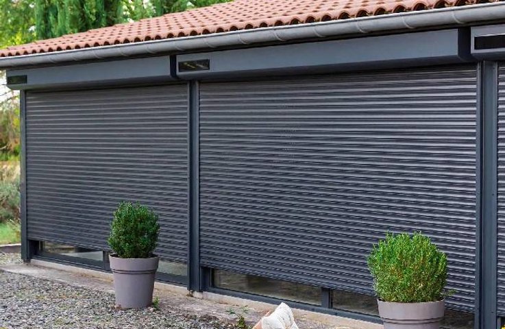 Ekologické venkovní stínění: Rolety na solární pohon