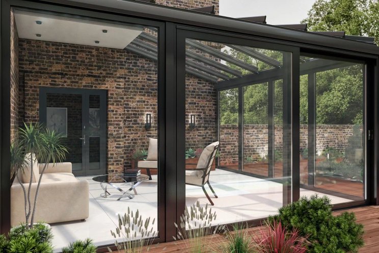 Dlouhé balkonové dveře s okenními fóliemi